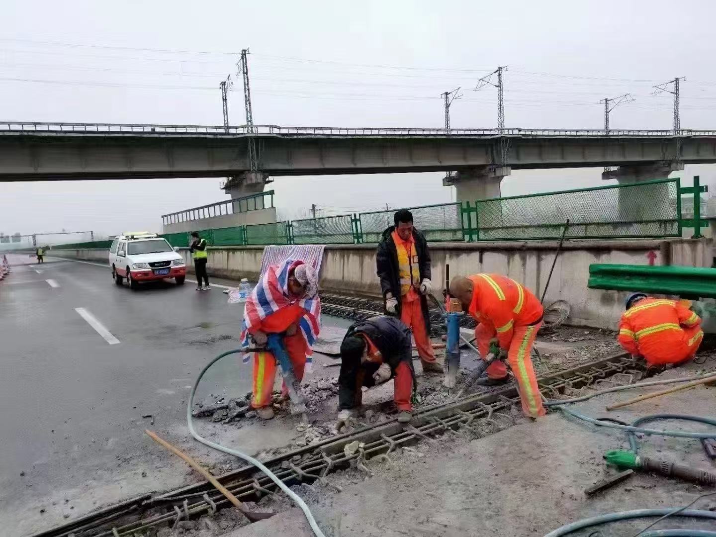 宁陕桥梁伸缩缝抢修料